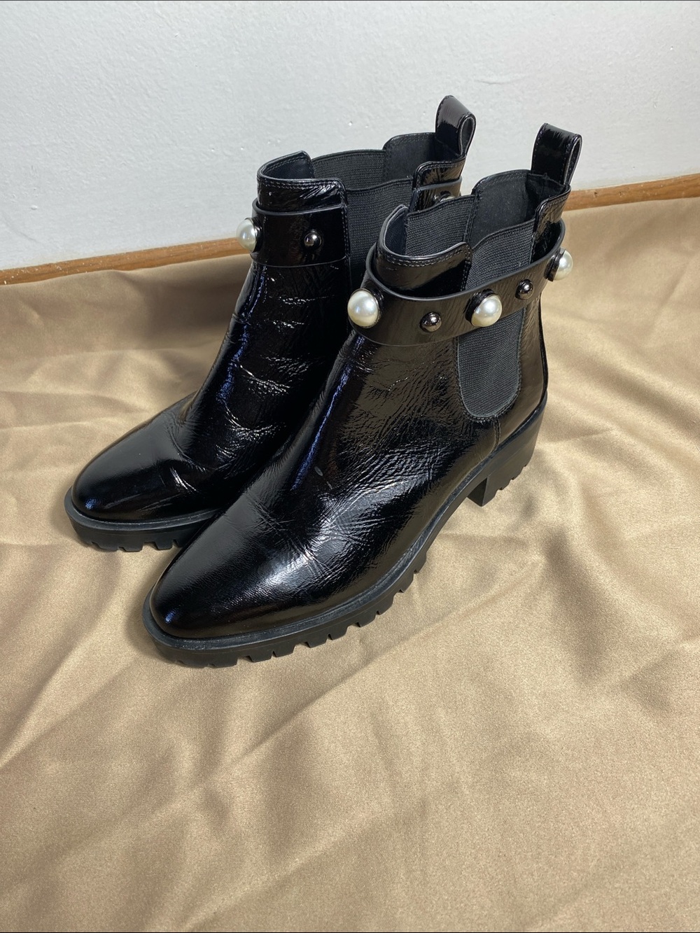 Karl Lagerfeld Paris Pola Ankle Boot Porshay Lug Sole Bootie Size 9M